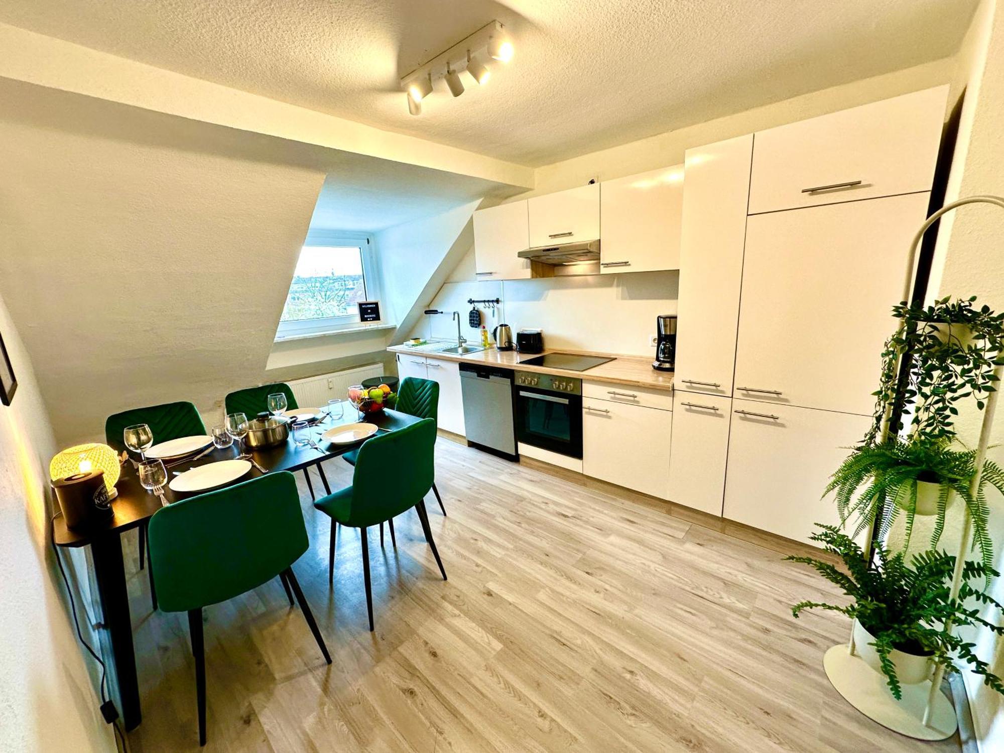 Apartment Dschungel Wohnung, Geraeumig, Netflix, Sonos, Zentral