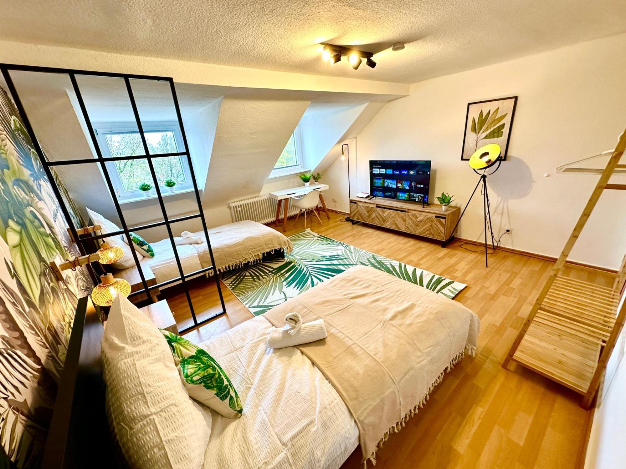 Dschungel Wohnung, Geraeumig, Netflix, Sonos, Zentral * Duisburg
