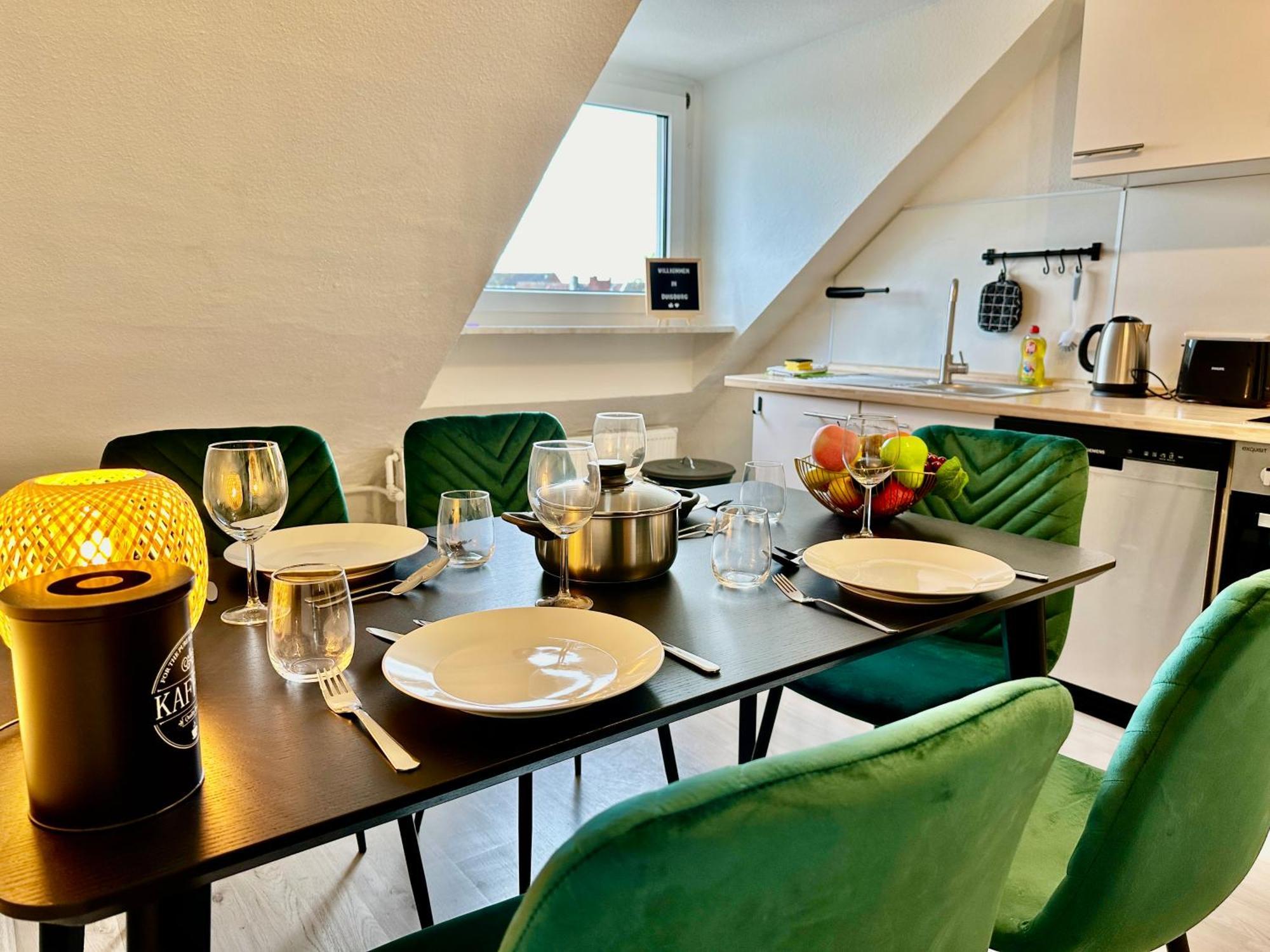 Dschungel Wohnung, Geraeumig, Netflix, Sonos, Zentral Apartment Duisburg
