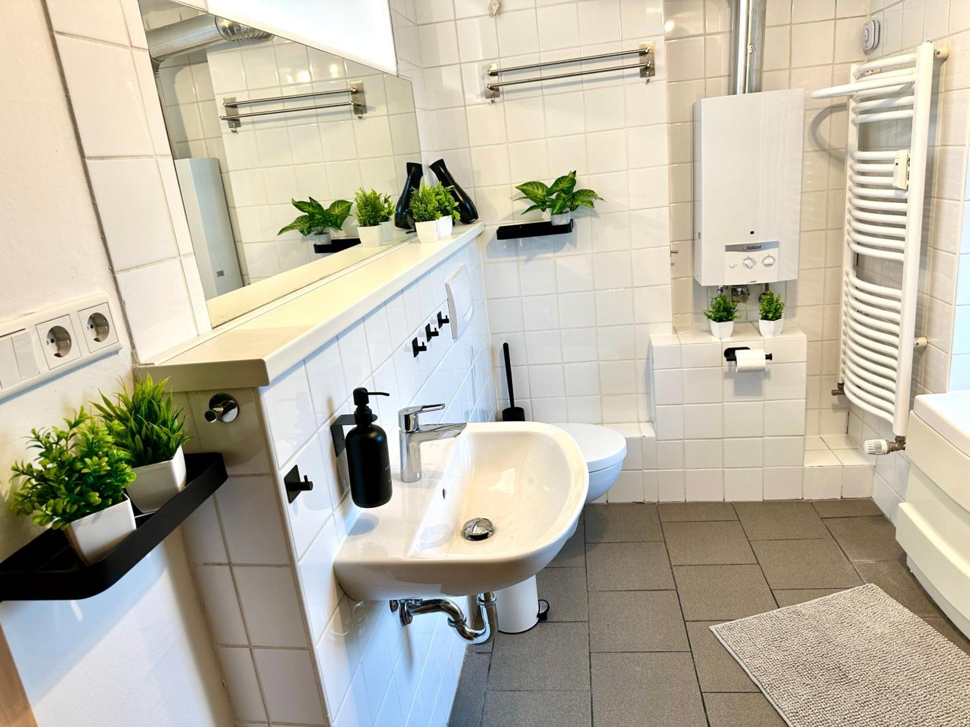 Dschungel Wohnung, Geraeumig, Netflix, Sonos, Zentral Apartment
