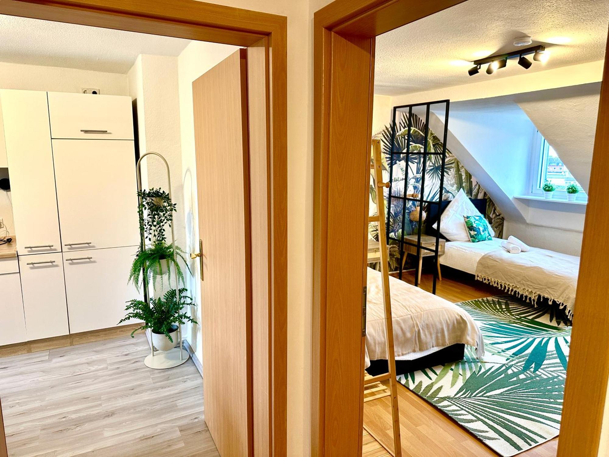 Dschungel Wohnung, Geraeumig, Netflix, Sonos, Zentral