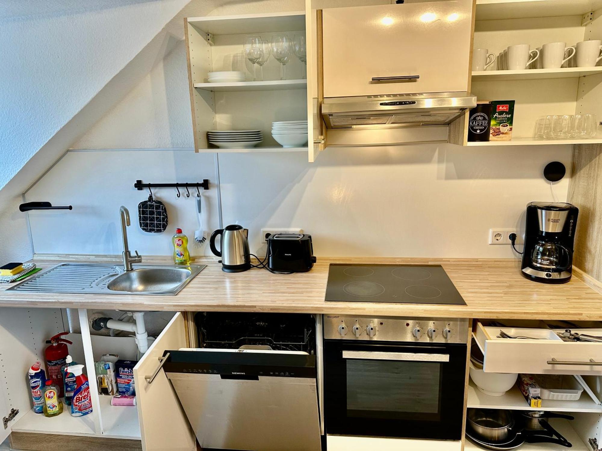 Dschungel Wohnung, Geraeumig, Netflix, Sonos, Zentral Duisburg